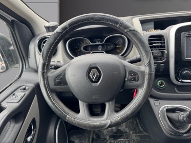 Renault trafic fourgon l2h1 1200 kg dci 120 grand confort attelage kit bois clim régulateur garantie 12 mois occasion...