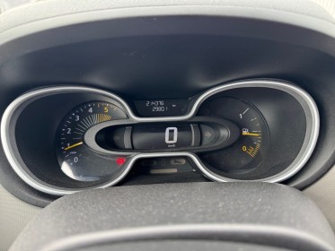 Renault trafic fourgon l2h1 1200 kg dci 120 grand confort attelage kit bois clim régulateur garantie 12 mois occasion...