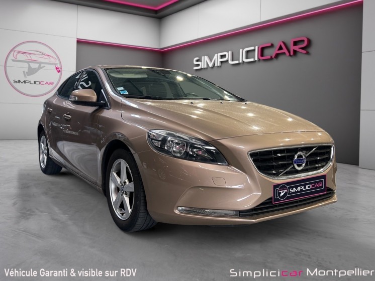 Volvo v40 momentum t2 120 ch garantie 12 mois occasion montpellier (34) simplicicar simplicibike france