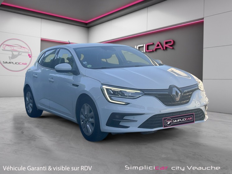 Renault megane iv berline blue dci 115 edc business radar av arr / carplay / attelage occasion simplicicar veauche...