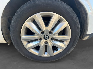 Renault megane iv berline blue dci 115 edc business radar av arr / carplay / attelage occasion simplicicar veauche...