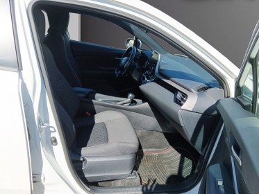 Toyota c-hr hybride my20 1.8 vvt-i 16v hybrid non rechargeable / 2wd / finition graphic occasion réunion ville st pierre...