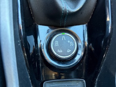 Peugeot 2008 1.6 hdi 120ch ss bvm6 urban cross attelage remorque garantie 12 mois occasion simplicicar pertuis  simplicicar...