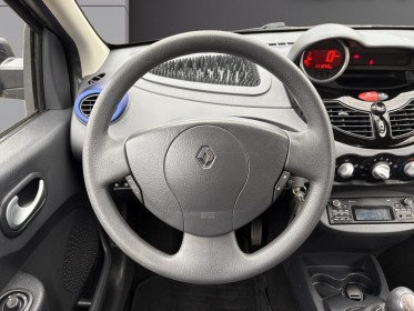 Renault twingo ii 1.2 16v 75 ch purple - clim - régulateur de vitesse occasion simplicicar rennes simplicicar simplicibike...