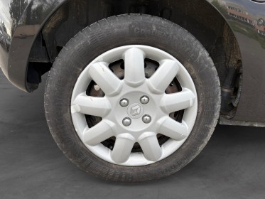 Renault twingo ii 1.2 16v 75 ch purple - clim - régulateur de vitesse occasion simplicicar rennes simplicicar simplicibike...