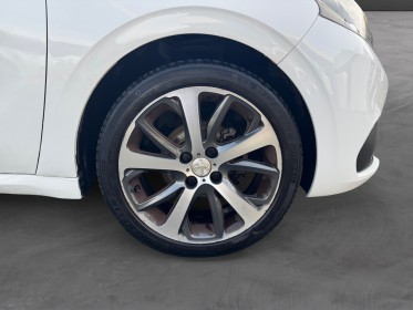 Peugeot 208 feline 110ch eat6 / cuir chauffant / toit pano / 1ere main / distrib ok occasion simplicicar orgeval  simplicicar...