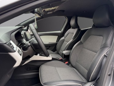 Renault clio v e-tech hybride 145 techno garantie 12 mois occasion simplicicar lyon nord simplicicar simplicibike france