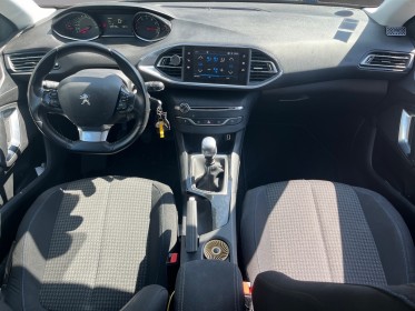 Peugeot 308 1.2 110ch bvm6 style / carplay / camera / attelage / courroie effectuee occasion simplicicar salon de provence...