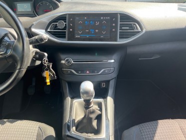 Peugeot 308 1.2 110ch bvm6 style / carplay / camera / attelage / courroie effectuee occasion simplicicar salon de provence...