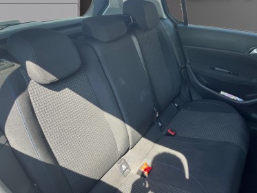 Peugeot 308 1.2 110ch bvm6 style / carplay / camera / attelage / courroie effectuee occasion simplicicar salon de provence...