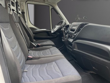 Iveco 35c15 3.0 diesel  caisse isotherme hayon  27990€ ht  garantie 12 mois occasion simplicicar royan simplicicar...