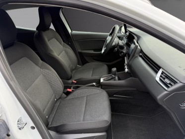 Renault clio v e-tech 140 - 21n business radar stationnement ar système de navigation feux avant led garantie 12 mois...