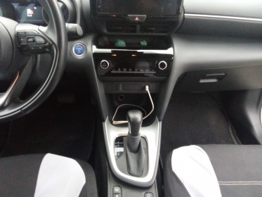 Toyota yaris cross hybride my22 116h 2wd design garantie 12 mois occasion simplicicar brest simplicicar simplicibike france