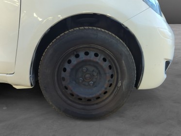 Toyota yaris 1.4 - 90 d-4d fap confort pack multimode clim garantie 12 mois occasion simplicicar frejus  simplicicar...