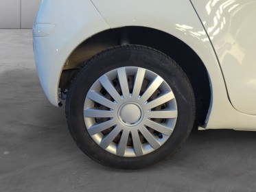 Toyota yaris 1.4 - 90 d-4d fap confort pack multimode clim garantie 12 mois occasion simplicicar frejus  simplicicar...