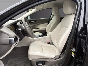 Jaguar  xe 2.0d 180cv portofolio - carplay - virtual cockpit - affichage tête haute - entretien jaguar - garantie 12 mois...