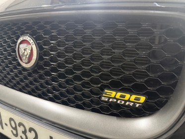 Jaguar xe xe 2.0 - 300 ch bva awd 300 sport // reprog ethanol / sieges chauffants / gps / garantie 12 mois occasion...