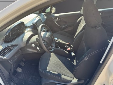 Peugeot 208 business luehdi 100ch ss bvm5 active business occasion simplicicar lille  simplicicar simplicibike france