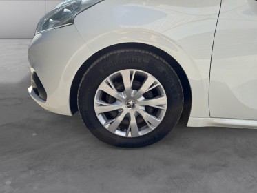 Peugeot 208 business luehdi 100ch ss bvm5 active business occasion simplicicar lille  simplicicar simplicibike france
