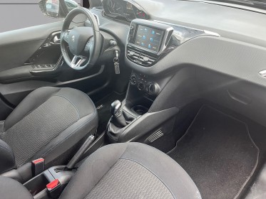 Peugeot 208 puretech 82ch ss bvm5 signature occasion simplicicar la fleche simplicicar simplicibike france