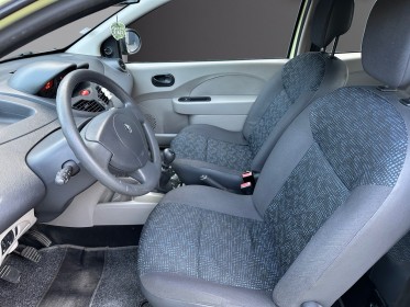 Renault twingo ii 1.2 lev 16v 75 eco2 authentique garantie 12 mois kit distribution ok courroie accessoire ok occasion...