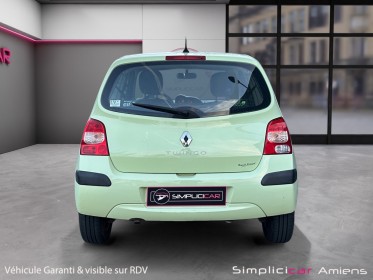Renault twingo ii 1.2 lev 16v 75 eco2 authentique garantie 12 mois kit distribution ok courroie accessoire ok occasion...