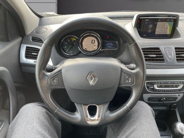 Renault megane iii berline dci 110 - caméra de recul - anti franchissement de ligne - 1ère main - gps tomtom occasion...