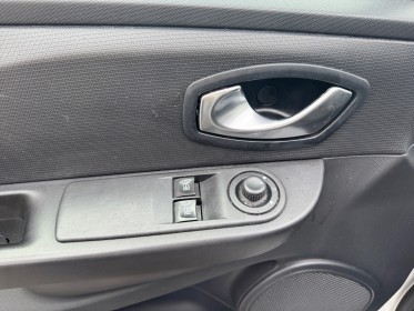 Renault clio iv dci 90 energy eco2 limited 82g //moteur 100000 km changé avec facture//courroie distribution changee...