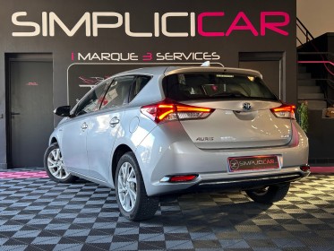 Toyota auris rc18 hybride 136h design garantie 12 mois occasion  simplicicar aix les bains simplicicar simplicibike france