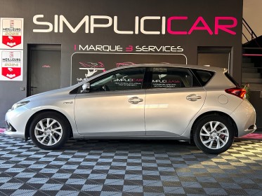 Toyota auris rc18 hybride 136h design garantie 12 mois occasion  simplicicar aix les bains simplicicar simplicibike france