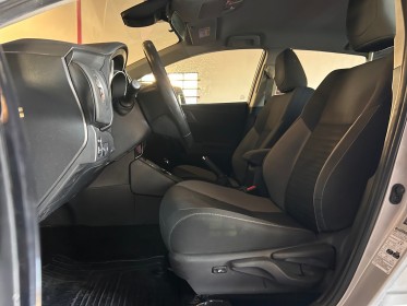 Toyota auris rc18 hybride 136h design garantie 12 mois occasion  simplicicar aix les bains simplicicar simplicibike france