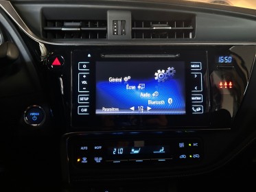 Toyota auris rc18 hybride 136h design garantie 12 mois occasion  simplicicar aix les bains simplicicar simplicibike france