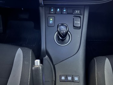 Toyota auris rc18 hybride 136h design garantie 12 mois occasion  simplicicar aix les bains simplicicar simplicibike france