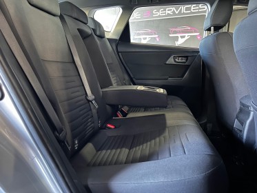 Toyota auris rc18 hybride 136h design garantie 12 mois occasion  simplicicar aix les bains simplicicar simplicibike france