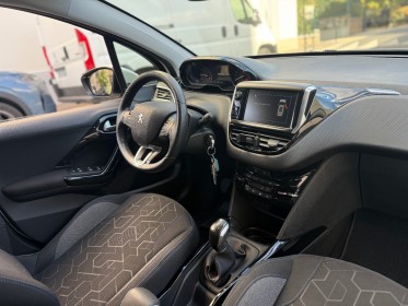 Peugeot 2008 82ch ss bvm5 signature - garantie 12 mois - tva recuperable - courroie changer - carplay - radar ar occasion...