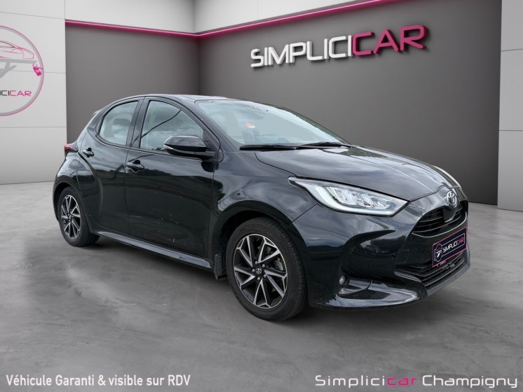 Toyota yaris hybride my22 116h design / carplay / camera / led / jantes occasion champigny-sur-marne (94) simplicicar...