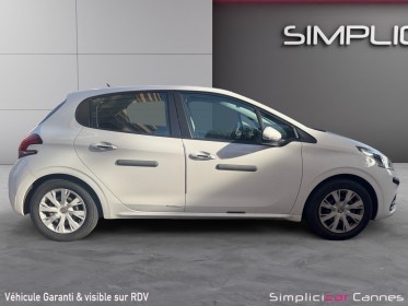 Peugeot 208 1.2 puretech 82ch bvm5 active occasion cannes (06) simplicicar simplicibike france