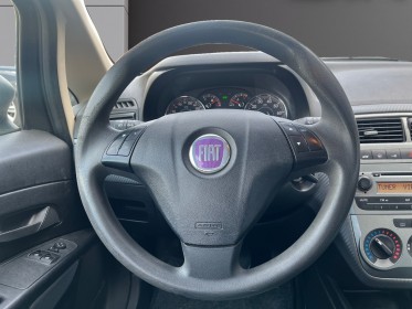 Fiat grande punto 1.2 8v 65 dynamic - garantie 12 mois occasion simplicicar lyon nord simplicicar simplicibike france