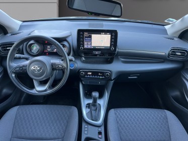 Toyota yaris hybride my22 116h design entretien toyota 1ère main caméra de recul carplay navigation garantie 12 mois...