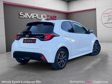 Toyota yaris hybride my22 116h design entretien toyota 1ère main caméra de recul carplay navigation garantie 12 mois...