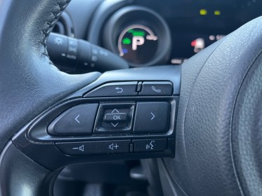 Toyota yaris hybride my22 116h design entretien toyota 1ère main caméra de recul carplay navigation garantie 12 mois...