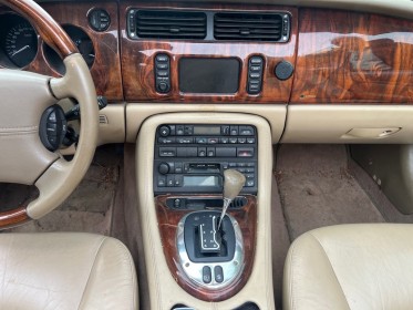 Jaguar xkr 4.2i v8, gps, iterieure cuire et bois, garantie 12 mois. occasion simplicicar villejuif  simplicicar simplicibike...