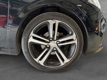 Peugeot 208 1.6 bluehdi 100ch bvm5 gt line caméra de recul carplay clim garantie 12 mois occasion simplicicar bordeaux ...