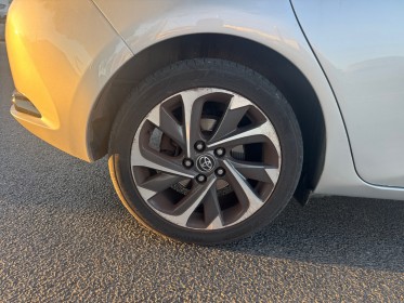 Toyota auris 136ch dynamic hybride garantie 12 mois occasion montpellier (34) simplicicar simplicibike france