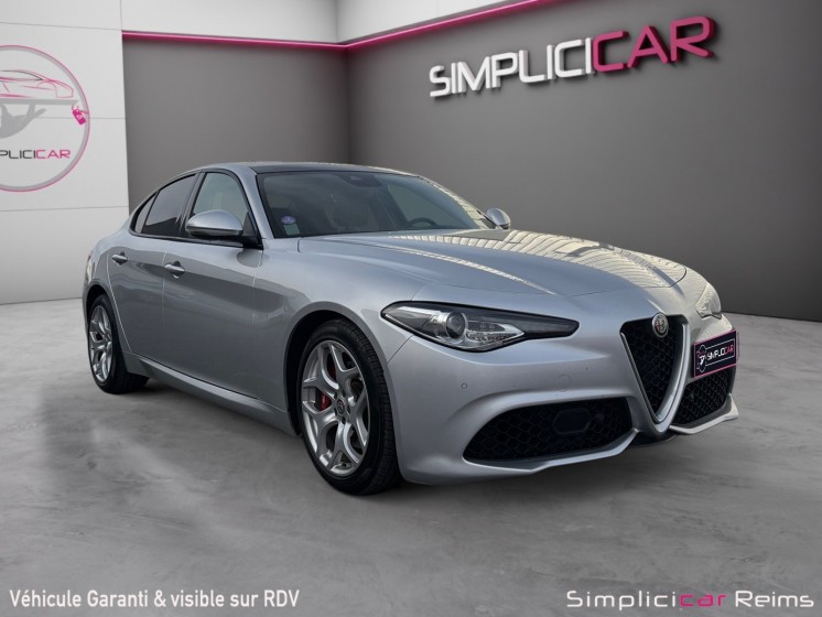 Alfa romeo giulia 2.0 tb 200 ch at8 sport edition - garantie 12 mois occasion simplicicar reims simplicicar simplicibike france