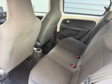 Volkswagen up up 1.0 60 high up! - climatisation - gps navigon - garantie 12 mois occasion simplicicar nimes - rb auto...