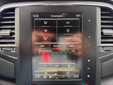 Renault megane iv berline 1.5 blue dci 115 edc intens - camera de recul - carplay - attelage occasion simplicicar rennes...