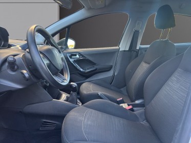 Peugeot 208 business r' 1.6 bluehdi 75 ss bvm5 business r' société régulateur faible consommation garantie 12 mois...