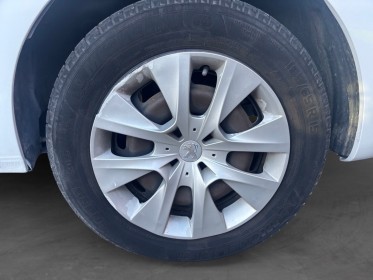 Peugeot 208 business r' 1.6 bluehdi 75 ss bvm5 business r' société régulateur faible consommation garantie 12 mois...