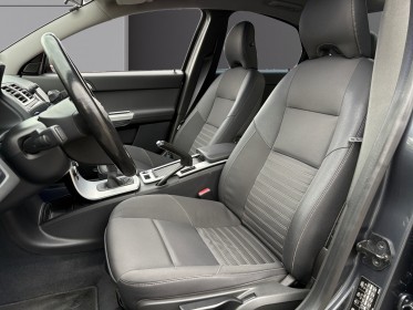 Volvo s40 t5 awd - 230 summum véhicule suivi volvo état collection garantie 12 mois occasion simplicicar mery-sur-oise...